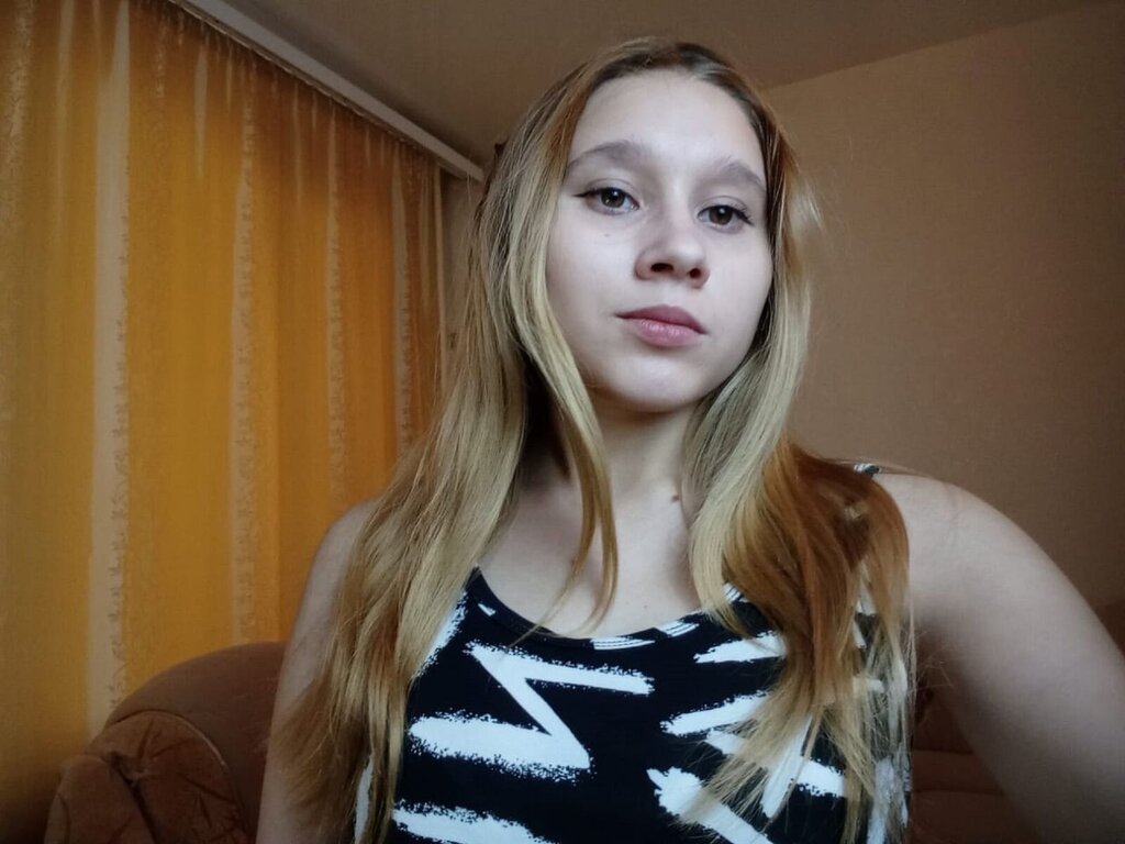 AlisaSabiston's live cam