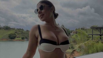 AmyBermudez's live cam