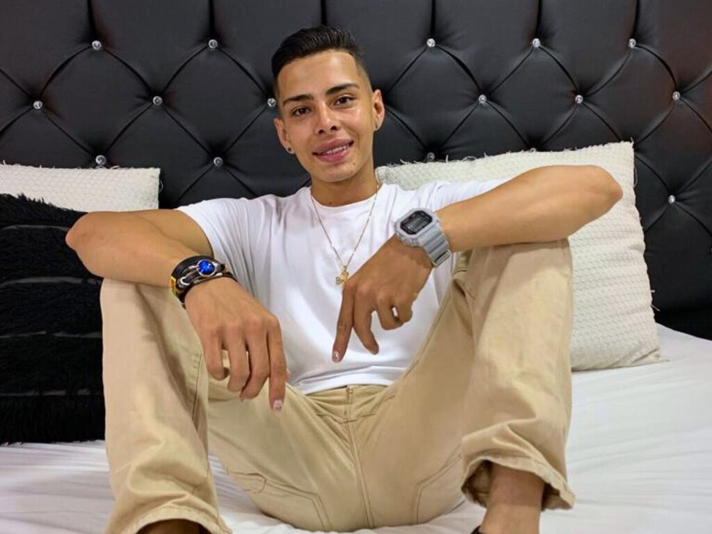 ArthurColly's live cam