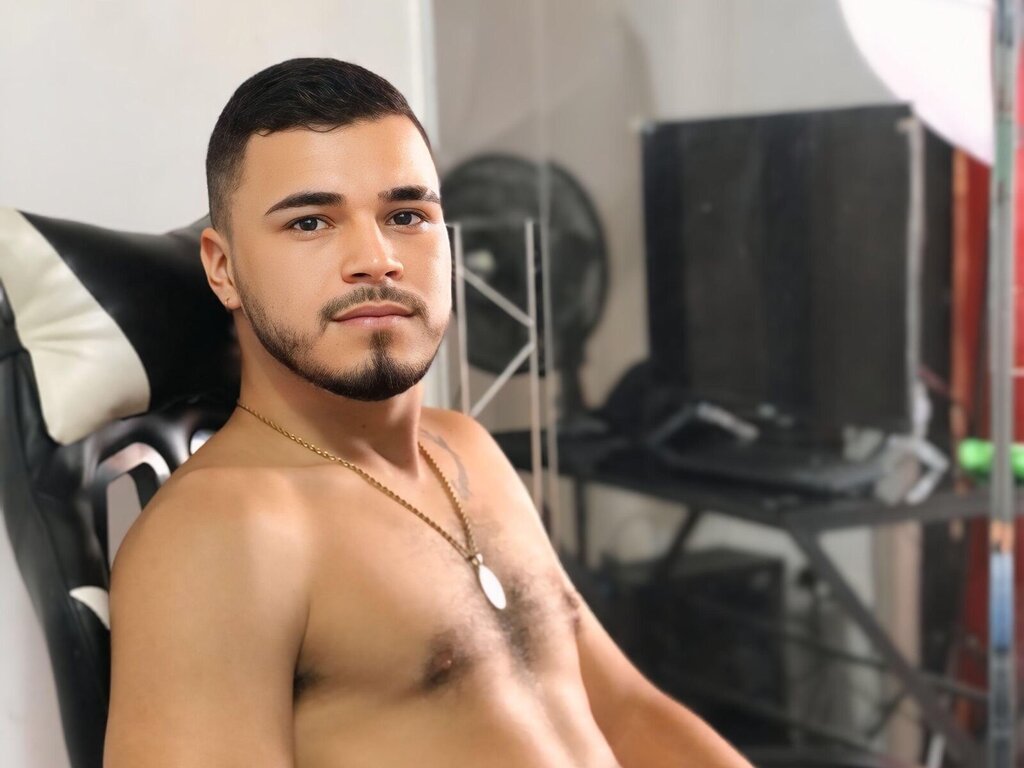 ChistopherFox's live cam