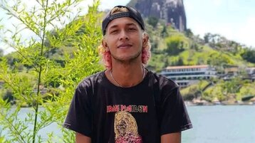 DylanWalrker's live cam