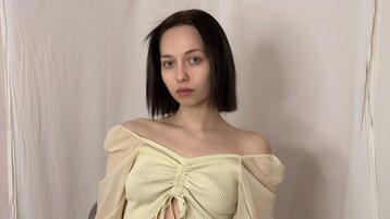 EmilyRata's live cam