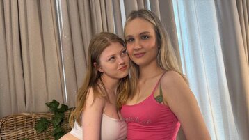 EugeniaAndGladys's live cam