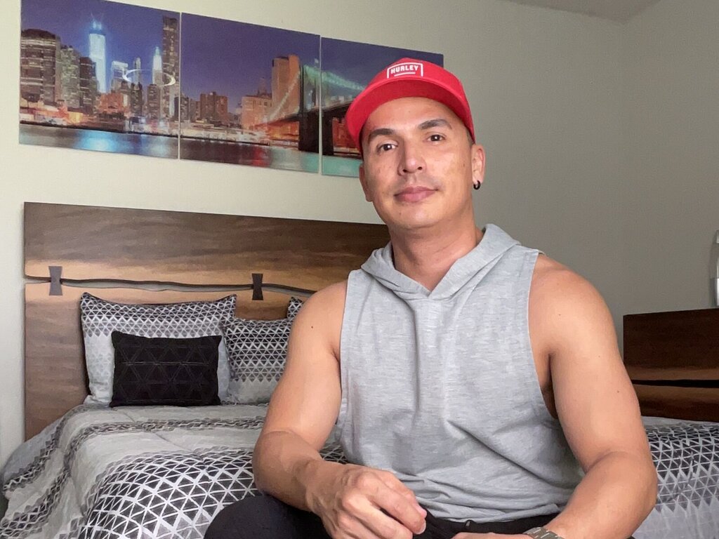 FrankPitts's live cam