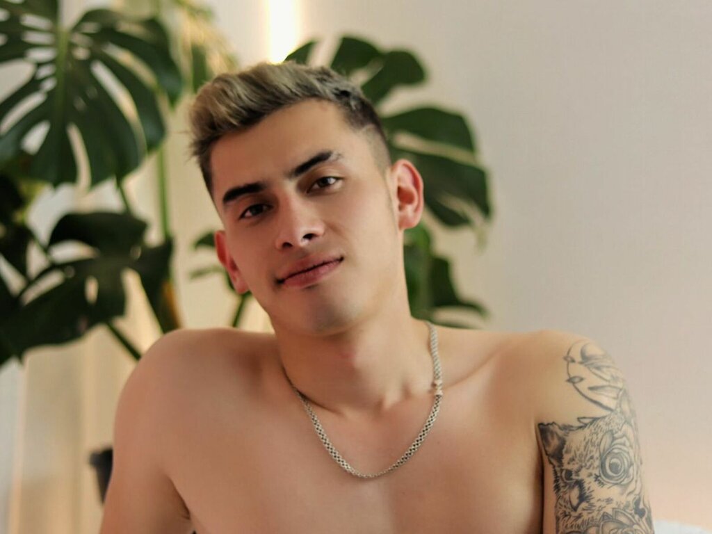 GohanVelez's live cam