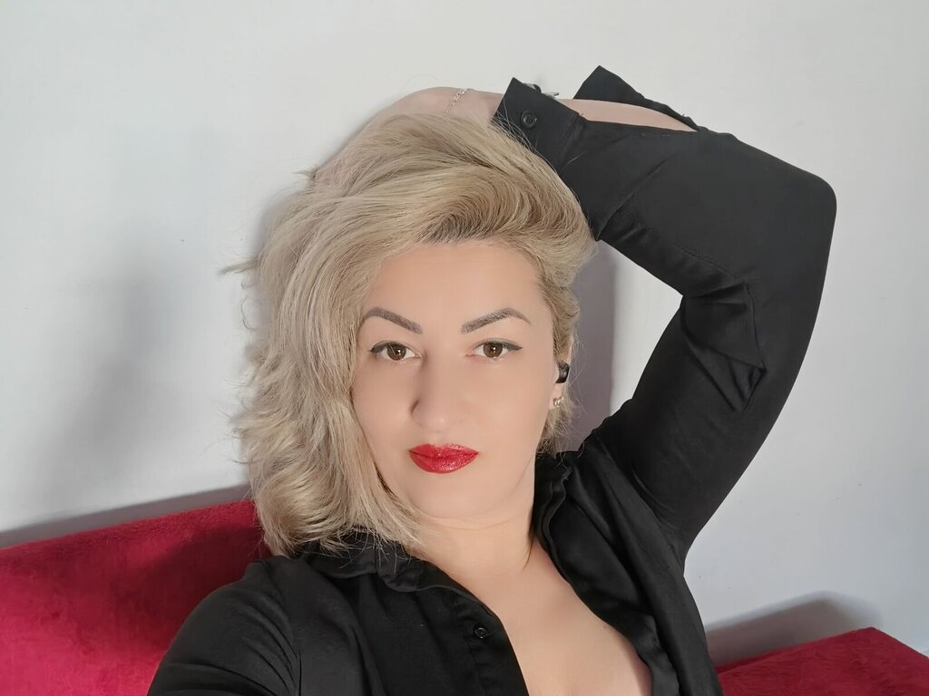 IsabelIsa's live cam
