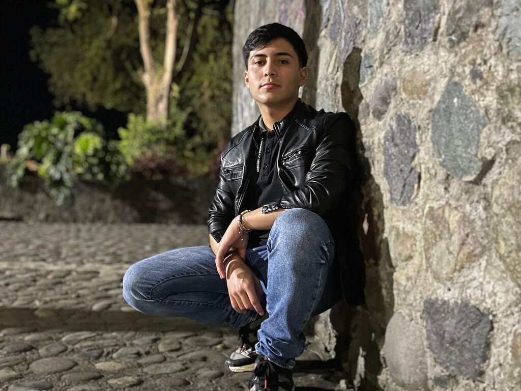 JoanCenteno's live cam