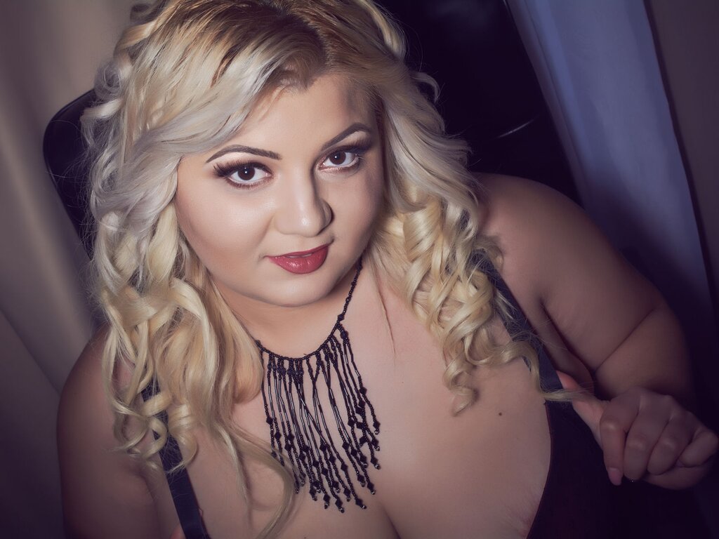 KailynDivine's live cam