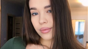 LilyAflen's live cam