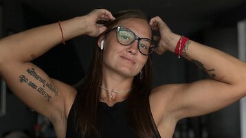 LoisMoody's live cam