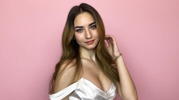 MayaMontana's live cam