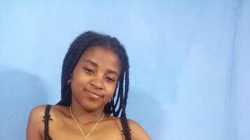 MenaNaomy's live cam