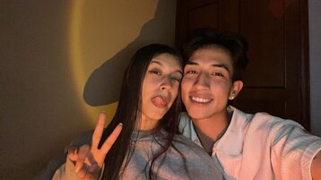 MikeAndEva's live cam