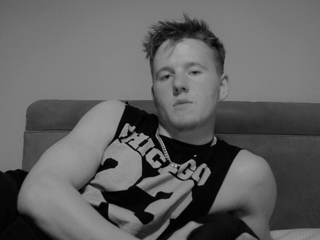 MuscleTwinkForU's live cam