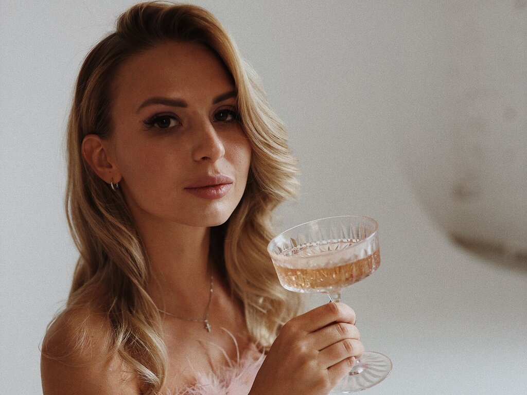 PandoraHoliday's live cam