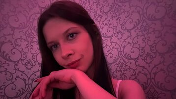 SonyaRoux's live cam