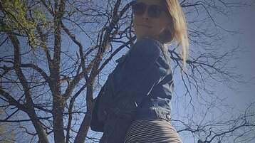 SundayJane's live cam