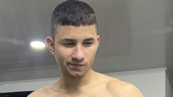 TommyPaul's live cam