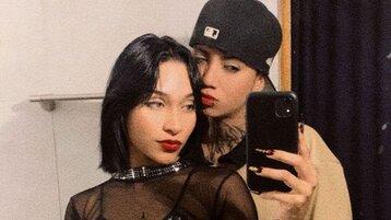 TrixiAndSuki's live cam