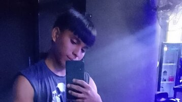 TylerNavas's live cam