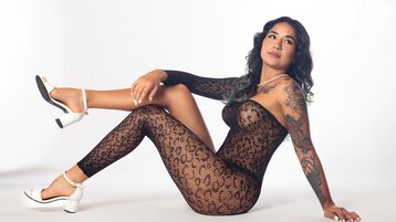 VickyHilly's live cam